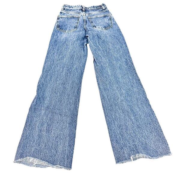 Zara Vintage Wash Wide Leg Raw Hem Zip Fly Medium Wash Denim Jeans Size 2 - Picture 3 of 8